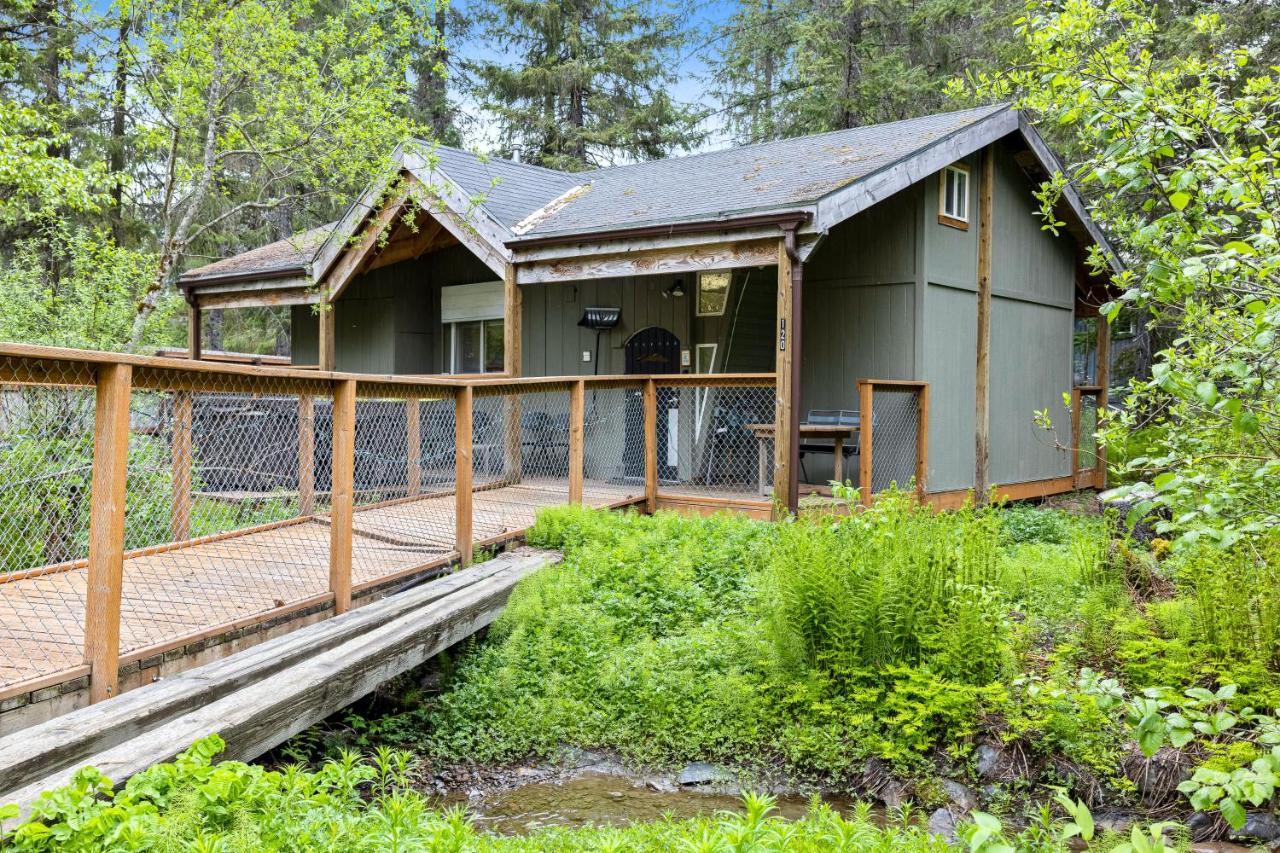 Loveland Cottage Girdwood Room photo