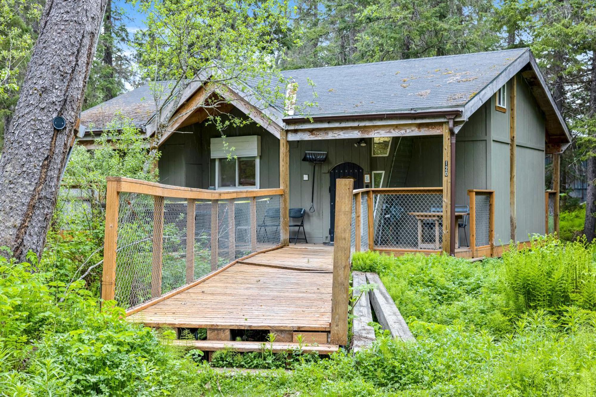 Loveland Cottage Girdwood Room photo