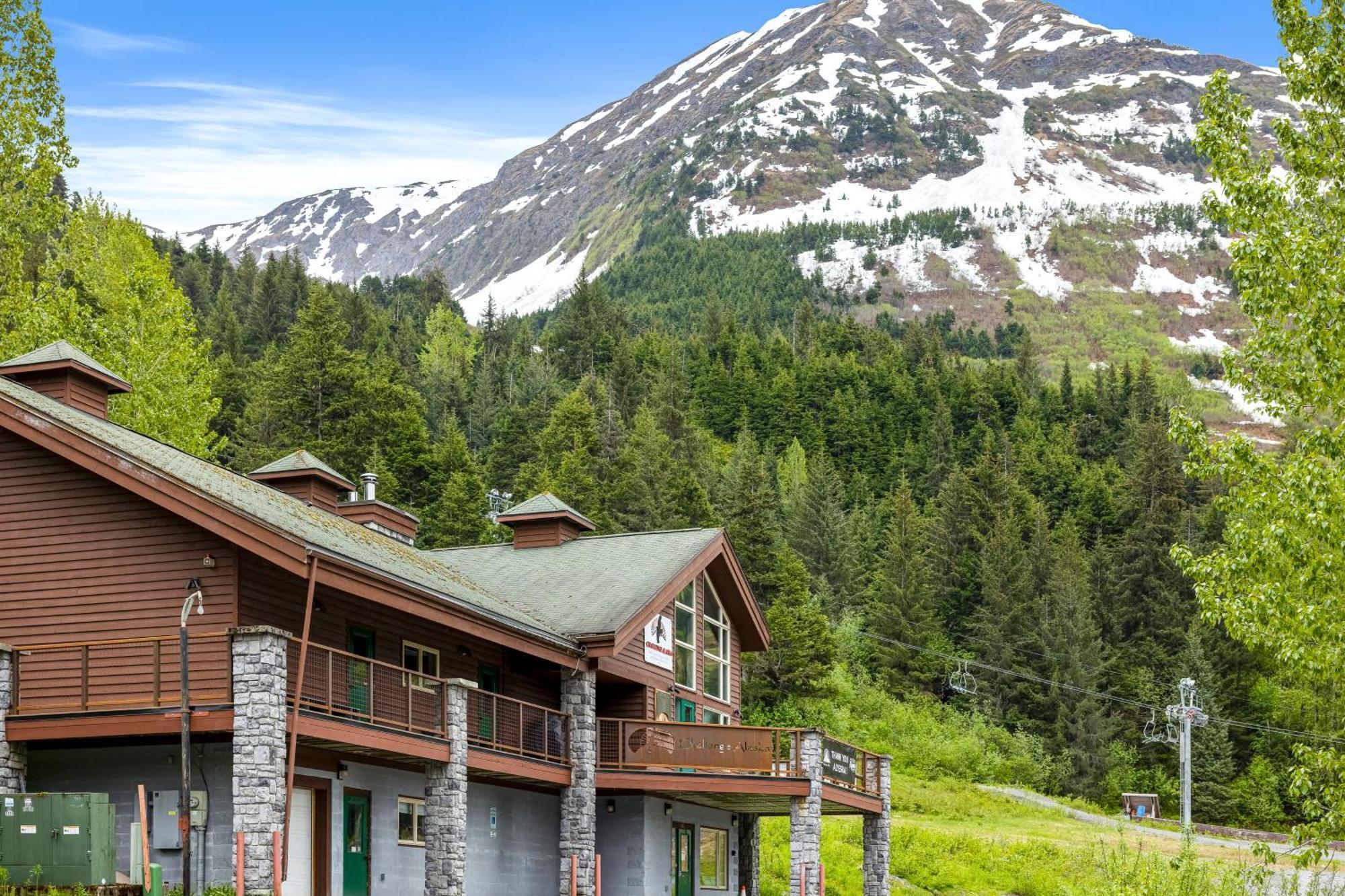 Loveland Cottage Girdwood Room photo