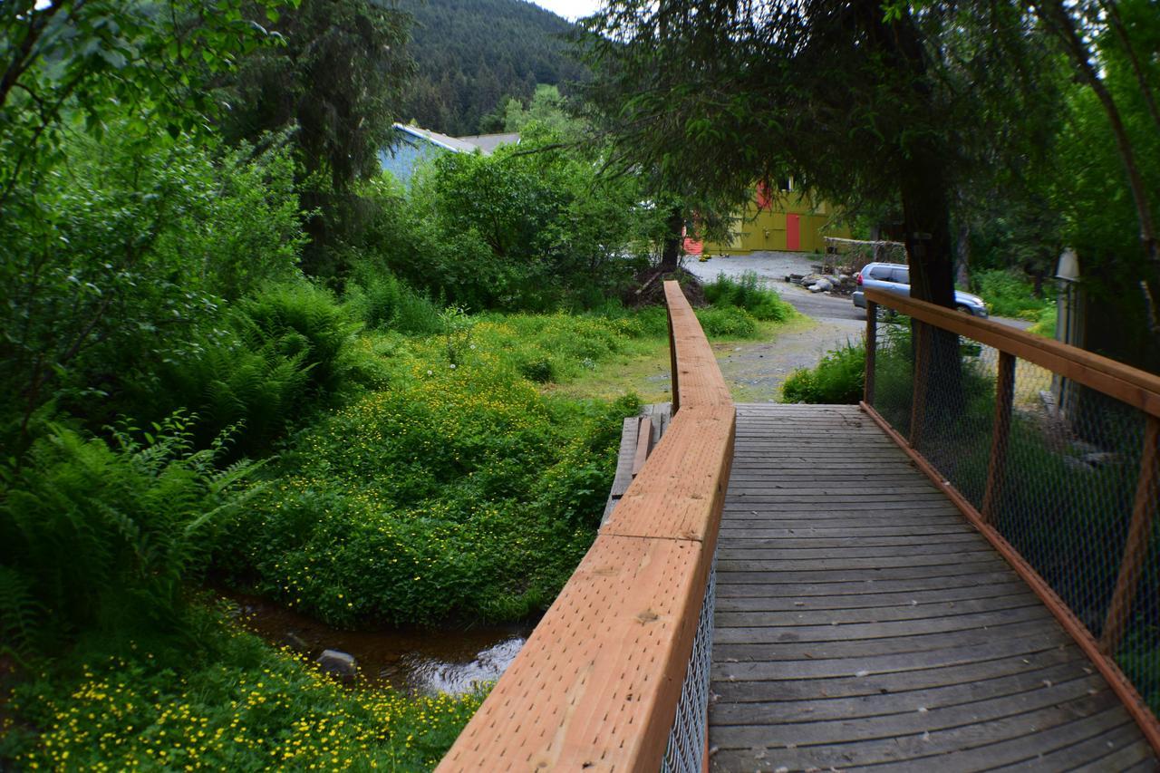 Loveland Cottage Girdwood Exterior photo